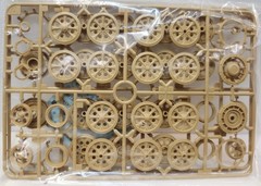 Tamiya 1/35 Model Kit Schwerer Zugkraftwagen 18t Sd.Kfz.9 FAMO WWII German Army