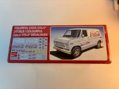 AMT ’77 Ford Coca-Cola Delivery Van W/Coke Accessories 1/25 !!Factory Sealed!!