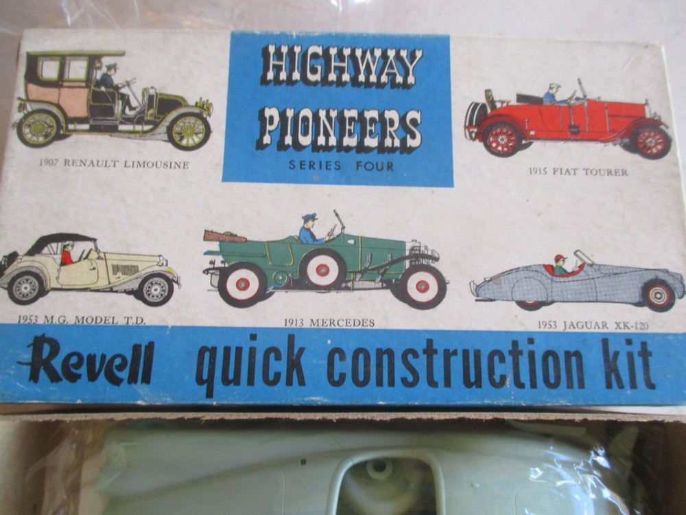 🔥Revell H-56:69 1st Release: Highway Pioneers 1953 Jaguar XK 120 1/32🔥