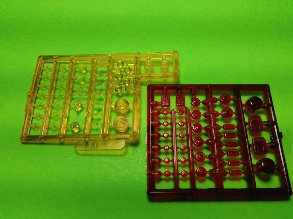 Mack Cruise-Liner Semi 1/25 Trailer Red Yellow Marker Lights Beacon