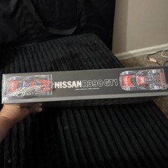 Tamiya 24192 Nissan R390GT1 model kit