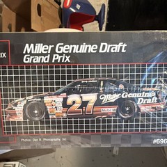 Amt 1/25🍻Miller Genuine Draft🍻Grand Prix🏁NASCAR🏁Model Kit Factory Sealed