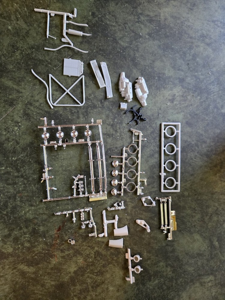 Assorted Parts from AMT 40 Ford Rides Magazine Custom WOODIE 1:25 Kit STK TR6