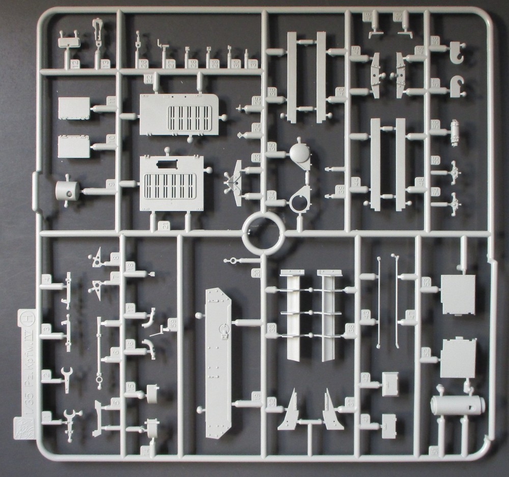 Cyber Hobby 1/35th Scale Panzer IV H w/88 Flak – Parts Tree H from Kit No. 6667