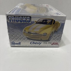 Revell Trucks Chevy SSR Kit # 85-7206 Factory Sealed Box Wear 1:25