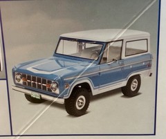 New In Box Revell Ford Bronco Plastic Car Model Kit Scale 1:25 Sealed 85-4320