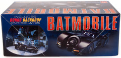 AMT “Batman” Batmobile – 1989 Movie W/ Backdrop 1:25 Plastic Model Car Kit 935