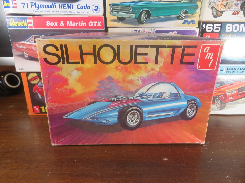AMT Silhouette 1/25