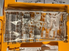 1964 PLYMOUTH BELVEDERE 2 DOOR HARDTOP MODEL KIT AMT ROUND 2 1/25 SCALE NEW LOOK