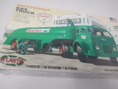 Atlantis White-Fruehauf Vintage Gas Truck Model Kit, 1/48 as Sinclair or Army
