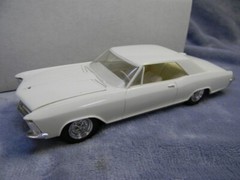 1/24 1965 AMT ORIGINAL ISSUE BUICK RIVIERA HARDTOP ANNUAL WHITE MODEL- BUILT