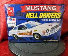 Ford Mustang Hell Drivers Thrill Show Car 1/25 AMT #1475 **NEW**