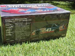 AMT ERTL #43 RICHARD PETTY STP Pontiac Grand Prix 1/24 NASCAR Model Kit Sealed
