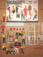 TAMIYA 20011 1/20 Scale Model Kit RACING PIT TEAM Vintage, Painted – Damaged Box