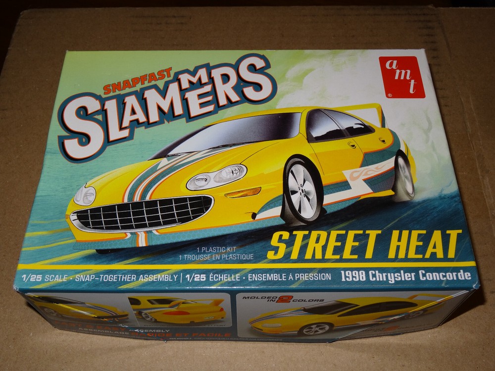 AMT Slammers Street Heat 1998 Chrysler Concorde 1/25 scale #AMT1227M/12 Model