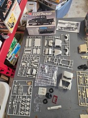 AMT ERTL 1/25 Scale ’50 CHEVY STEPSIDE PICK-UP TRUCK LOT of 2 MODEL KIT