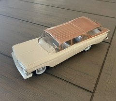 LOOK! 1959 Chevrolet Nomad Station Wagon Dealer Promo Car, Cream/Gold – Friction
