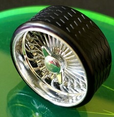 HOPPIN HYDROS 1/24-1/18 SUPER SPOKES SMOOTH 2 Prong Cap LOWRIDER Rim Tire Chrome