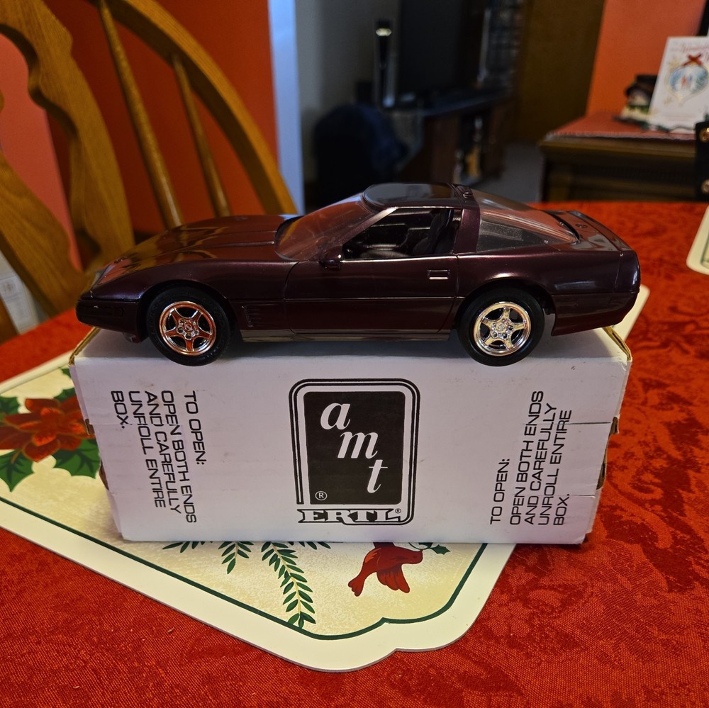 AMT ERTL 1995 Chevrolet Corvette ZR-1 (Dk Purple Met) 6667 w/ Box – Dealer Promo