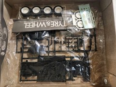 Fujima BMW 320i 2 Door 5 Seat Saloon 1:24 Model Car Kit