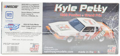 Salvinos JR Models “7-11” Kyle Petty 1983 Pontiac Grand Prix 1/24 Model Car Kit
