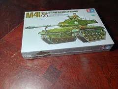 Tamiya 1:35 U.S. Tank M41 Walker Bulldog Plastic Model Kit 35055
