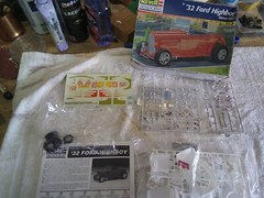 1:25 Revell 87-7625 Awesome 1932 Ford HIGHBOY molded in white plastic 1998