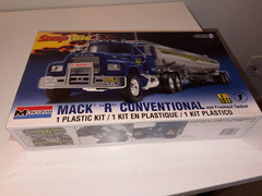 NEW Monogram Mack R Conventional Fruehauf Tanker 85-1962 Model Kit UNOPENED