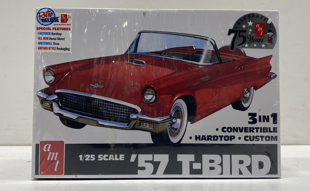 AMT 1957 Ford Thunderbird ’57 T-Bird 1/25 Scale Model Kit Retro Deluxe Sealed