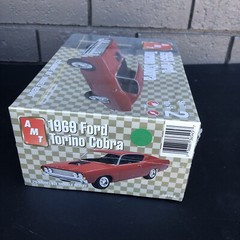AMT 38145 1969 FORD TORINO COBRA W/NASCAR PARTS 1/25 Model Car Mountain Sealed