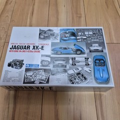 GUNZE SANGYO 1/24 JAGUAR XK-E plastic model kit with Metal Photo-Etched Parts