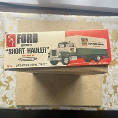 AMT Ford Louisville “Short Hauler” 1/25 Model Kit T515 *Open Box