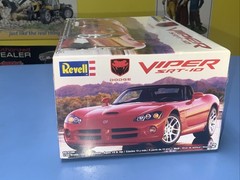 Revell Dodge Viper SRT-10 # 85-2188 Skill Level 2 New