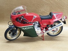 Tamiya 1:12 Scale Ducatil 900 Mike Hailwood Replica Model Kit # 14019 Assembled