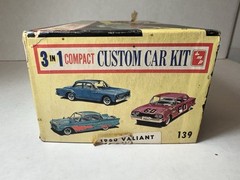 AMT 1960 Valiant 4 Door 1/25 Model Kit Original #9060 139 & Box BUILT RARE