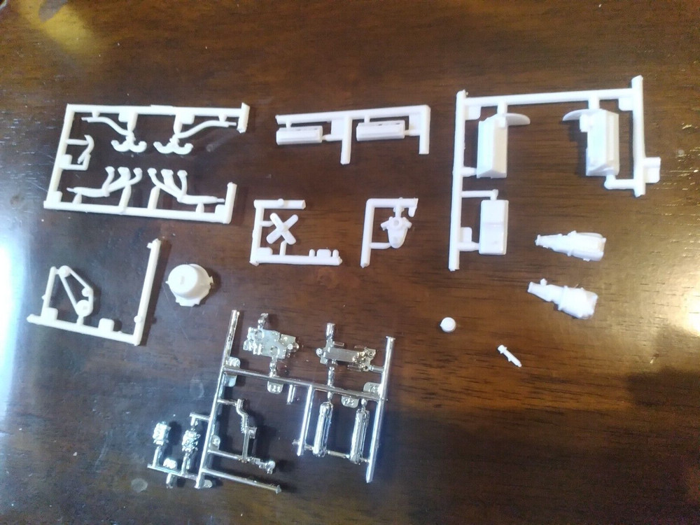 Engine – Stock Or Custom – From ’57 Chevy Bel Air 1957 Monogram 1/24 – Parts