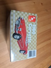 AMT 1960 Corvette Kit # 31910 Factory Sealed 1:25 scale