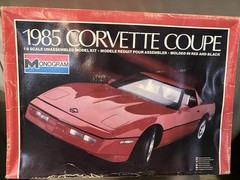 Monogram 1/8 Scale 1985 Corvette Coupe Model Car Kit 2608