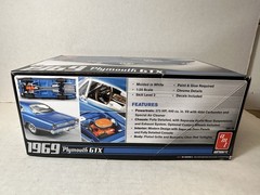 AMT 1969 Plymouth GTX 440 1:25 Model Kit #686/12 NEW NIOB