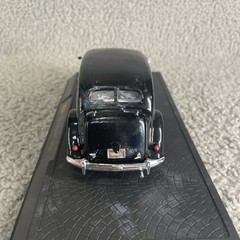 1:32 SCALE METAL 1936 CHRYSLER AIRFLOW SEDAN DIECAST MODEL SIGNATURE MODEL