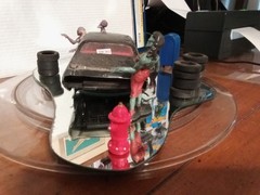 Junkyard Car 1:25 Built Model Kit And Zombies
