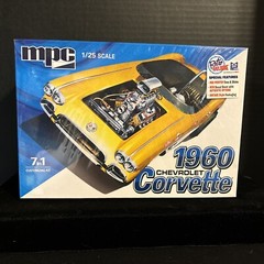 MPC 1002/12 1960 CORVETTE MODEL KIT-BUILD IT ONE OF SEVEN WAYS-NIB-1/25 SCALE