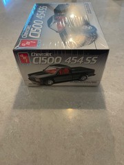 AMT Chevrolet C1500 454 SS 1/25 Model Kit, Sealed