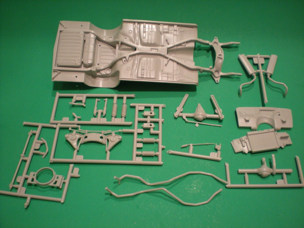 1962 Chevy bel air ss 1/25 Frame Chassis Axle Rear Suspension Dual Exhaust Parts