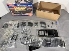 1/25 Scale AMT Pro Shop 1966 Ford Mustang Coupe Hardtop Prepainted and Detailed