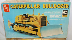 AMT CATERPILLAR CONSTRUCTION BULLDOZER MODEL KIT 1/25TH T818