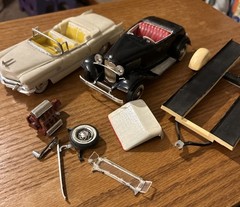 1955 CADILLAC EL DORADO 1932 Ford MODEL KIT Lot Trailer