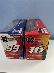 HUGE LOT OF 18 NASCAR 1:24 SCALE DIECAST CARS FROM THE EARLY-MID 2000’s