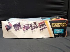 Vintage Orig Ertl 1:25 International S-Series F-2674 Semi Sealed Model Kit #8026