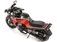 KAWASAKI GPZ900R MOTORCYCLE RED & BLACK STEEL MODEL KIT BY METAL EARTH ICX145